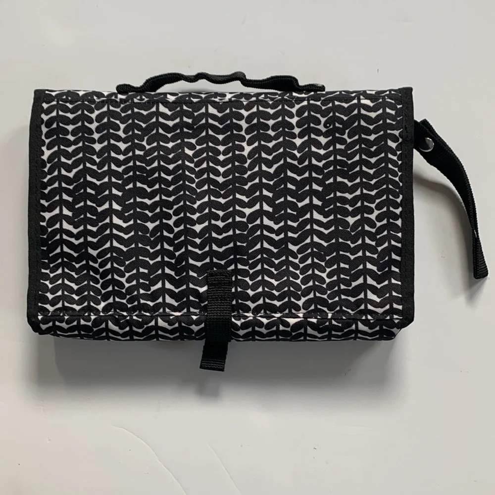 Diaper Bag Skidaddle by Skip Hop black white bag
